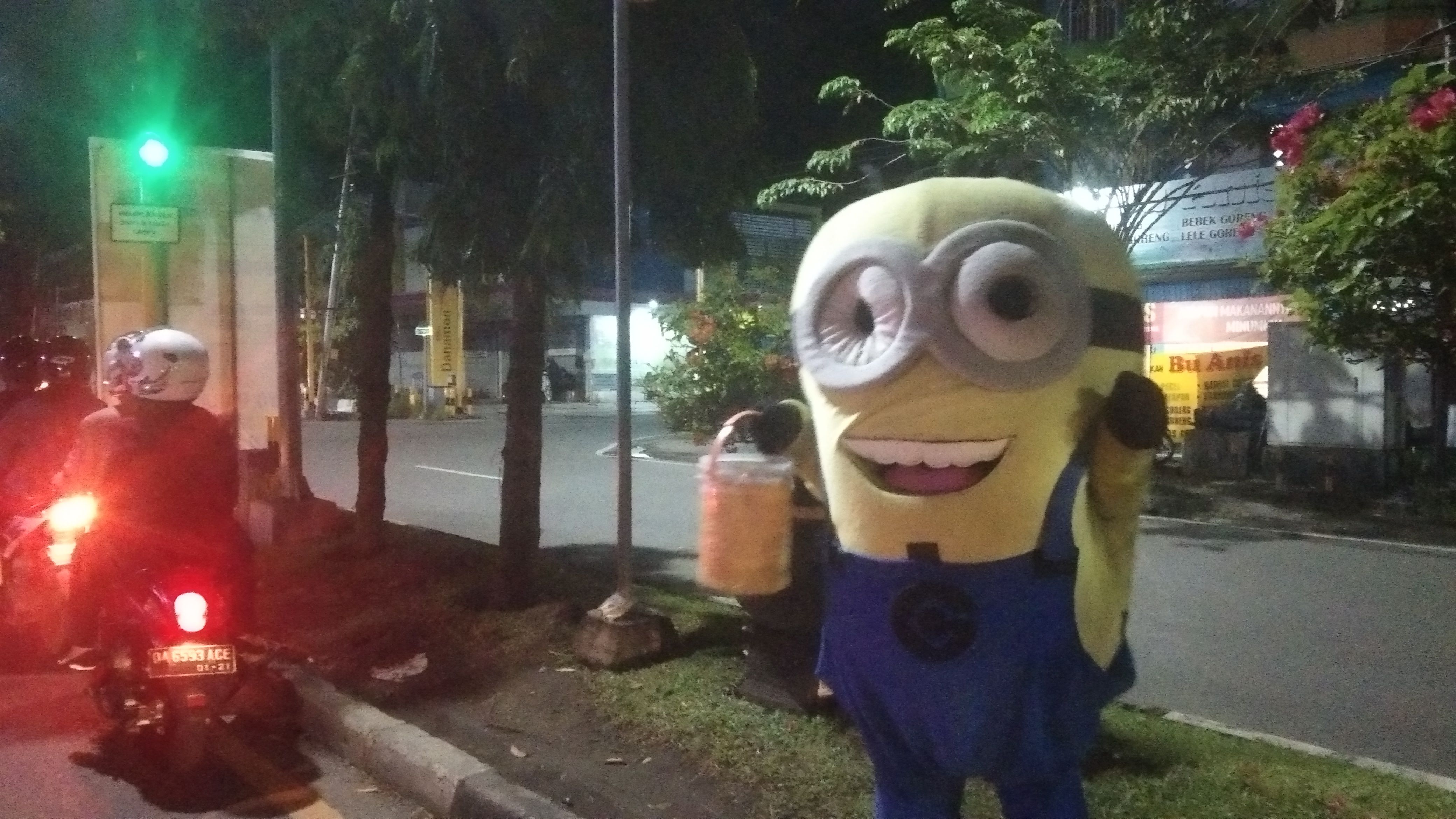 Badut Jalanan