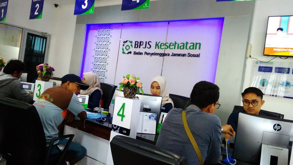 Pelayanan di BPJS Kesehatan Padang sebelum COVID-19. Foto: M Hendra/KabarNinang.id