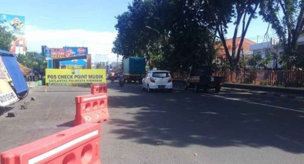Salah satu titik check point masuk Kota Surabaya