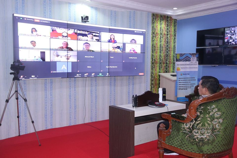 Ibnu saat menjadi pembicara dalam webinar