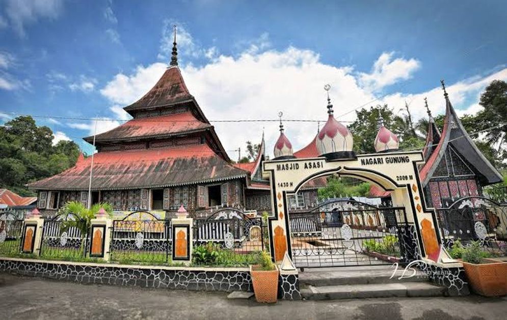 Masjid Asasi Sigando yang berada di Kota Padang Panjang/Foto: Ist