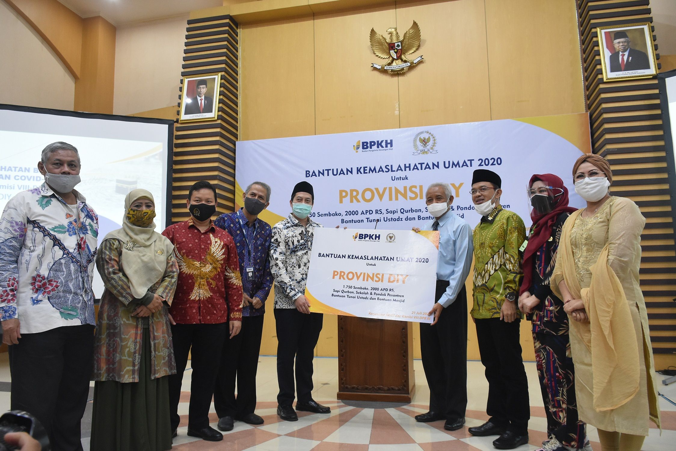 Penerimaan bantuan secara simbolis