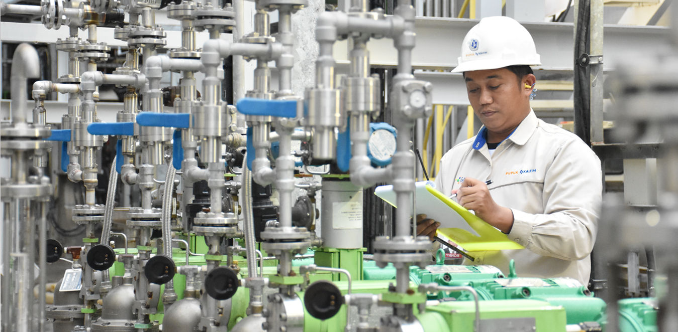 Suasana Pabrik Pupuk Kaltim