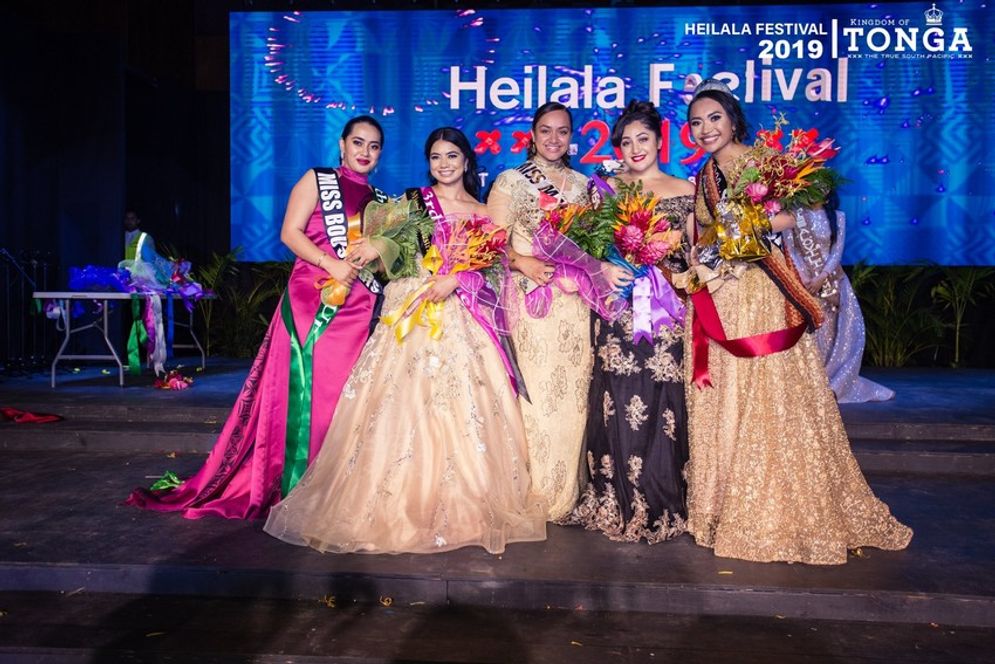 Beberapa kontestan Miss Heilala, ajang kecantikan di Tonga.