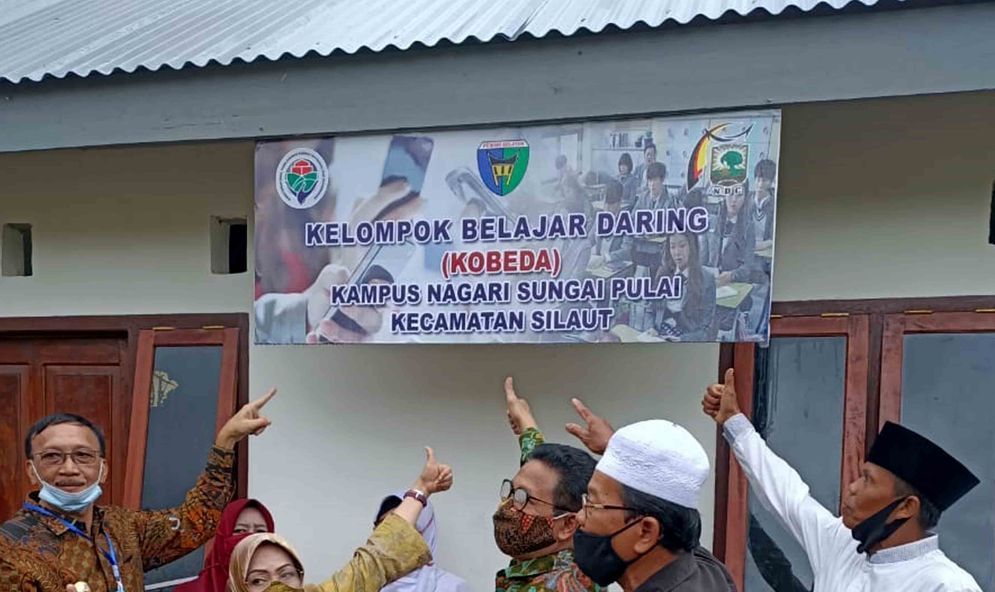 Kelompok Balajar Daring di Siluat Pesisir Selatan/Foto: ist