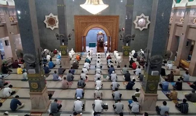 Ilustrasi salat berjamaah di masa wabah