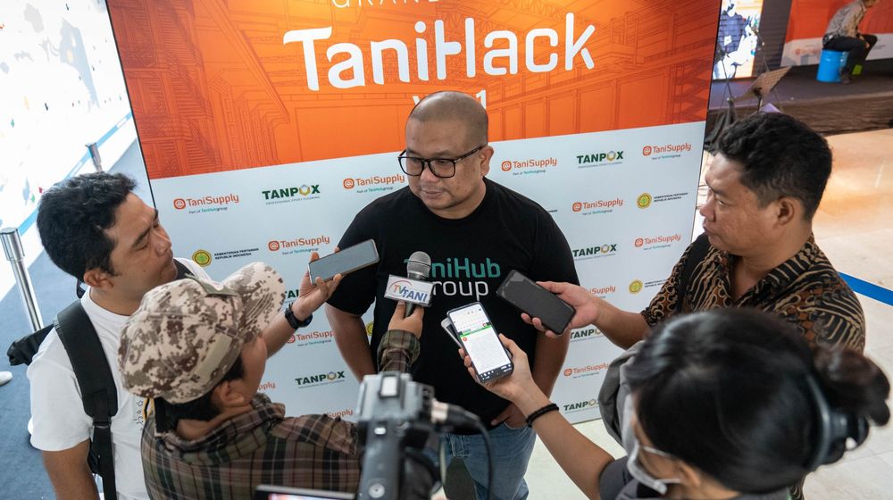 <p>CEO dan Co-Founder TaniHub Group, Ivan Arie Sustiawan dalam Grand Final TaniHack Vol. 1 di Kementerian Pertanian/ Facebook @TaniHub</p>
