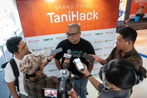 <p>CEO dan Co-Founder TaniHub Group, Ivan Arie Sustiawan dalam Grand Final TaniHack Vol. 1 di Kementerian Pertanian/ Facebook @TaniHub</p>
