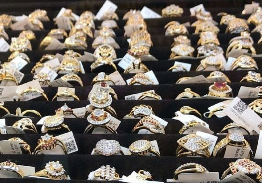 <p>Perhiasan emas PT Hartadinata Abadi Tbk. / Facebook @HartadinataAbadiTbk</p>
