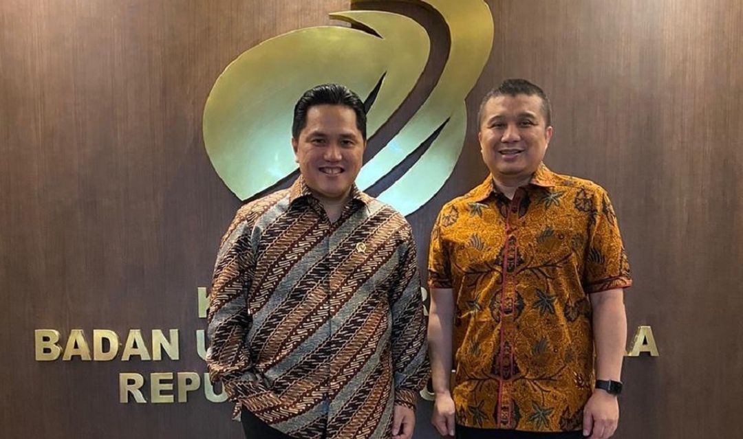 <p>Presiden Komisaris Bosowa Corporindo Erwin Aksa dan Menteri BUMN Erick Thohir. / Facebook @erwinaksa.id</p>
