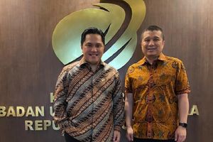<p>Presiden Komisaris Bosowa Corporindo Erwin Aksa dan Menteri BUMN Erick Thohir. / Facebook @erwinaksa.id</p>
