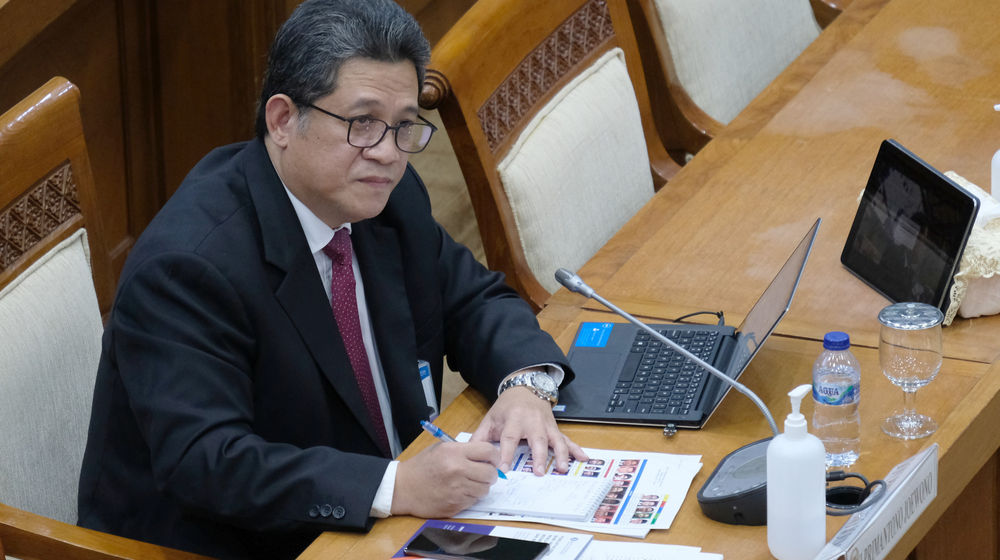 <p>Calon Deputi Gubernur Bank Indonesia Doni Primanto Joewono mengikuti uji kelayakan dan kepatutan oleh Komisi XI DPR di Kompleks Parlemen, Senayan, Jakarta, Rabu, 8 Juli 2020. Komisi XI DPR RI menggelar uji kelayakan dan kepatutan terhadap tiga kandidat Deputi Gubernur Bank Indonesia yakni Aida S. Budiman, Juda Agung dan Doni Primanto Joewono untuk menggantikan Erwin Rijanto yang masa jabatannya akan berakhir pada 17 Juni 2020. Foto: Ismail Pohan/TrenAsia</p>
