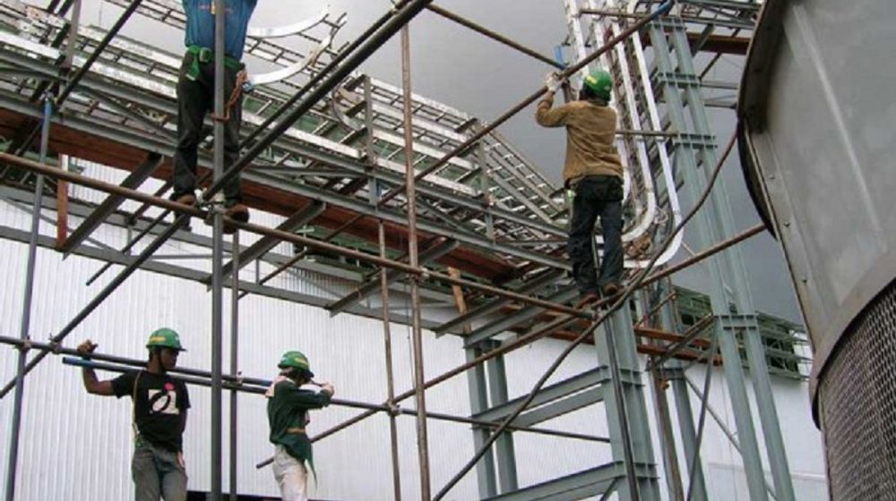 Baja produksi Gunung Raja Paksi.