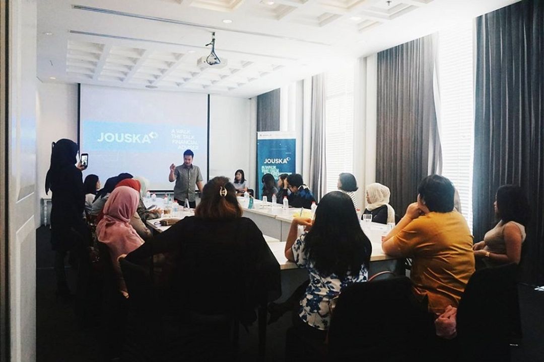 <p>Chief Executive Officer (CEO) PT Jouska Finansial Indonesia Aakar Abyasa Fidzuno. / Facebook @jouskaindonesia</p>
