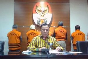 <p>Ketua KPK Firli Bahuri saat mengumumkan tersangka proyek fiktif Waskita Karya. / Twitter @KPK_RI</p>
