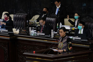 <p>Menteri Keuangan Sri Mulyani Indrawati menyampaikan Laporan Keuangan Pemerintah Pusat (LKPP) Tahun 2019 pada Rapat Paripurna DPR di Kompleks Parlemen, Senayan, Jakarta, Kamis, 16 Juli 2020. Rapat tersebut beragendakan penyampaian Rancangan Undang-Undang (RUU) tentang Pertanggungjawaban atas Pelaksanaan APBN (P2APBN) TA 2019. Foto: Ismail Pohan/TrenAsia</p>
