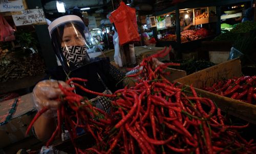 <p>Bank Indonesia (BI) melaporkan Indeks Harga Konsumen (IHK) pada Oktober 2020 mencatat inflasi 0,07% month-to-month (mtm), setelah mengalami deflasi berturut-turut pada tiga bulan sebelumnya. / Foto: Ismail Pohan – TrenAsia</p>
