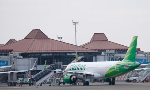 <p>Maskapai penerbangan komersil Citilink tampak terparkir di Bandara Soekarno Hatta, Tangerang, Banten, Jum’at, 3 Juni 2020. Foto: Ismail Pohan/TrenAsia</p>
