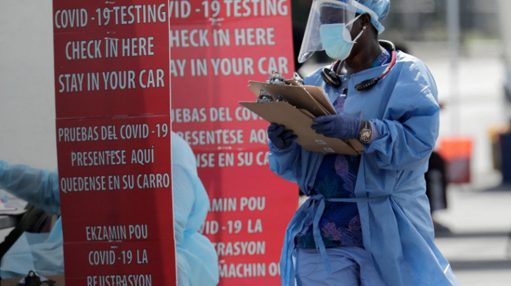 <p>Petugas medis di salah satu rumah sakit di Amerika/foto: Voice of America</p>
