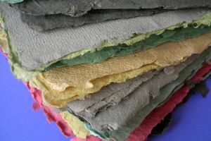 <p>Kertas Daur Ulang/ Sumber: bisnisukm.com</p>
