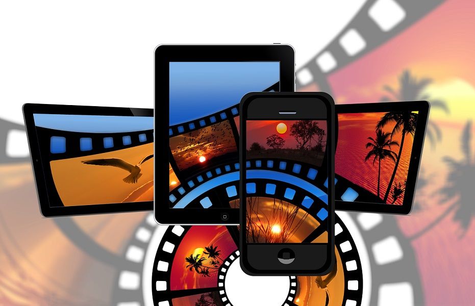 <p>Ilustrasi menonton film bisa dilakukan di gawai alias smartphone. / Pixabay</p>
