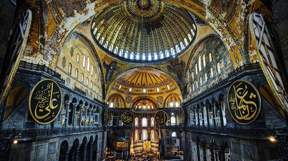 <p>Bagian dalam Hagia Sophia/CNN</p>
