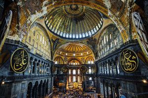 <p>Bagian dalam Hagia Sophia/CNN</p>
