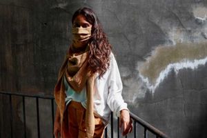 <p>Masker rancangan Aude De Wolf /Reuters</p>