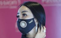 <p>Masker berlian dari Passion Jewelry</p>
