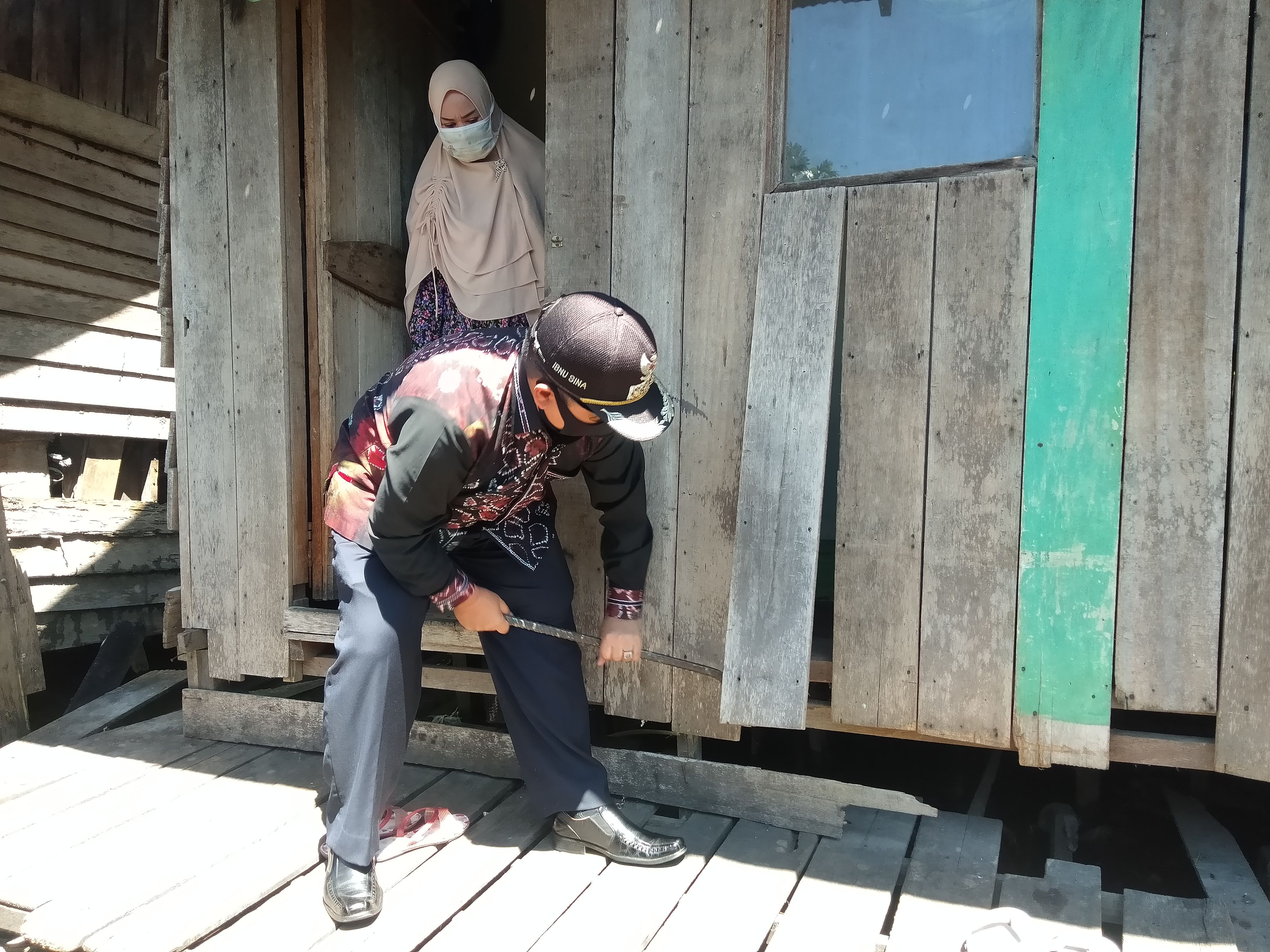 Ibnu Sina rumah tak layak huni