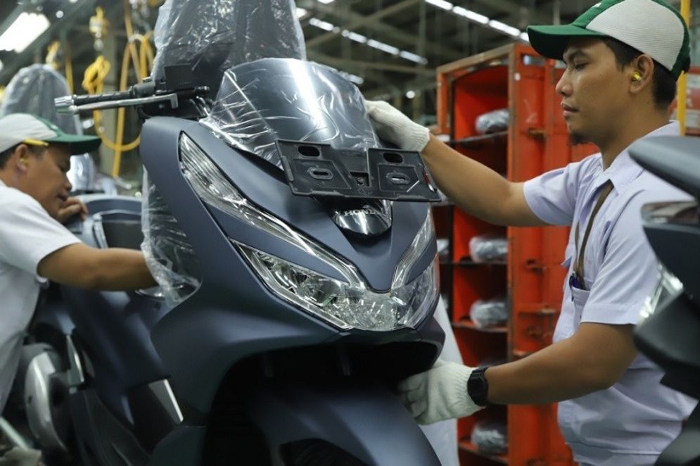 Ilustrasi sepeda motor Honda PCX 2020 tengah dirakit/astra-honda.com