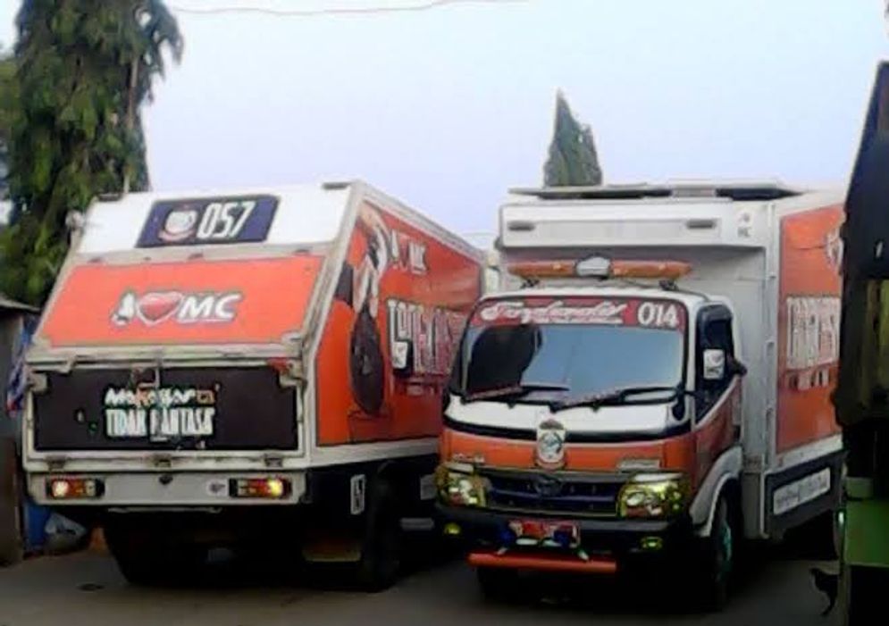 Truk sampah