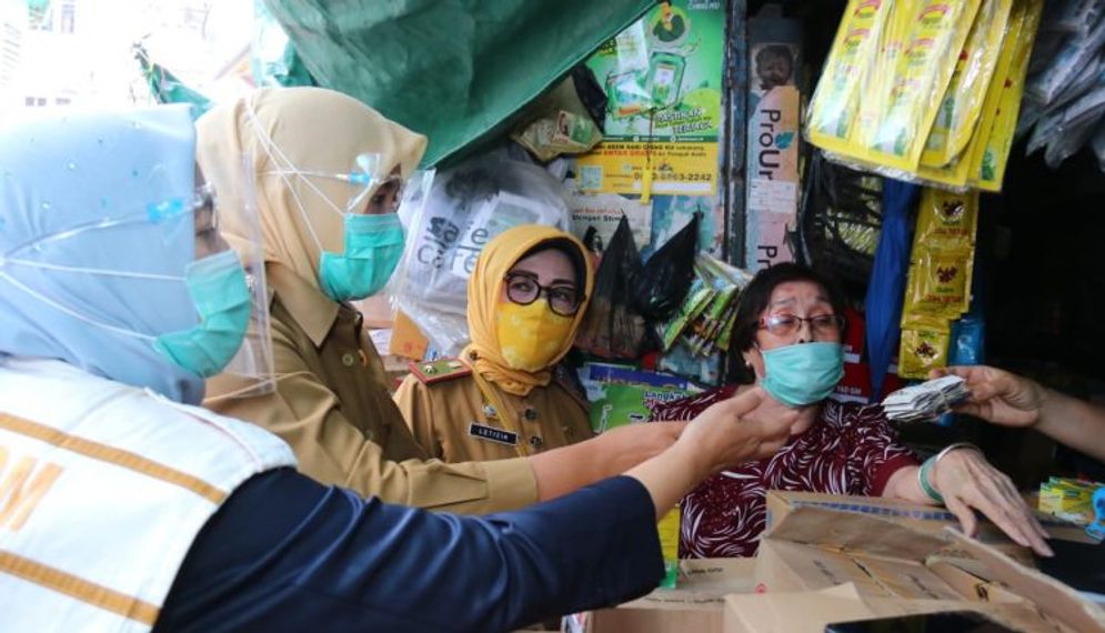 Sidak toko obat di kawasan Pasar 16 Ilir Palembang