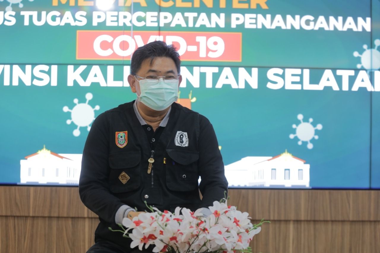 Kadinkes Kalsel HM Muslim menyampaikan rilis terbaru Covid-19