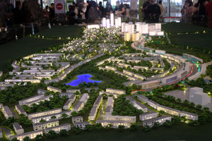 <p>Tampak maket Mega Proyek Kota Mandiri dan Satelit Baru Kota Podomoro Tenjo yang dipamerkan di Atrium Central Park Jakarta, Senin, 17 Agustus 2020. Kota Podomoro Tenjo persembahan Agung Podomoro Group diharapkan menjadi katalisator perekonomian Indonesia sekaligus menginspirasi pelaku usaha properti yang lain maupun stakeholder di bisnis properti, untuk bersama – sama membangkitkan kembali industri properti di Tanah Air. Foto: Ismail Pohan/TrenAsia</p>