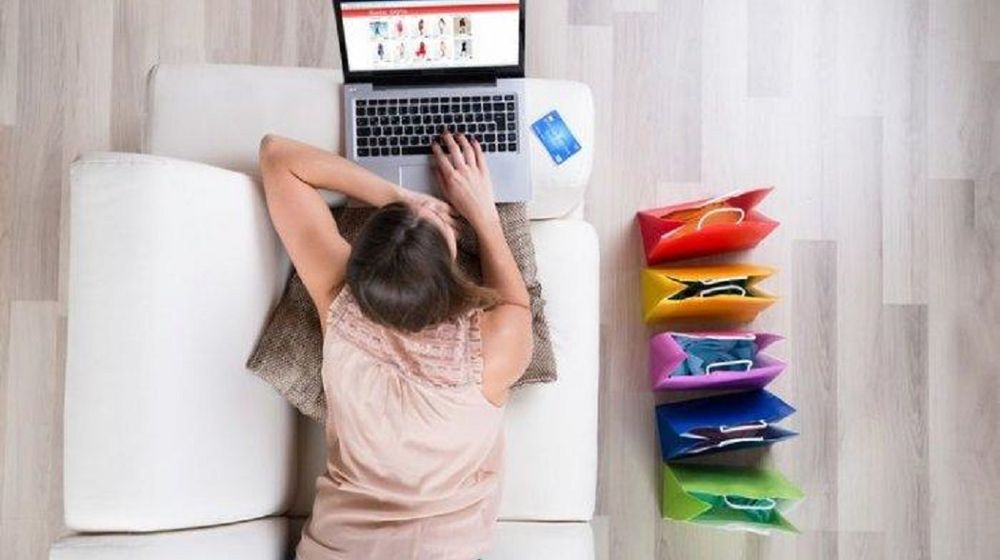 <p>Ilustrasi belanja online. / Foto: shutterstock</p>
