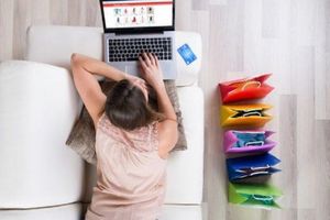 <p>Ilustrasi belanja online. / Foto: shutterstock</p>
