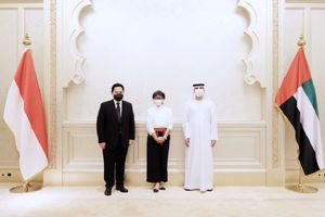 <p>Menteri BUMN, Erick Thohir bersama Menteri Luar Negeri Retno Marsudi menyaksikan lagi penandatangan nota kesepahaman penanganan Covid-19 dengan perusahaan di Uni Emirat Arab. / Bumn.go.id</p>
