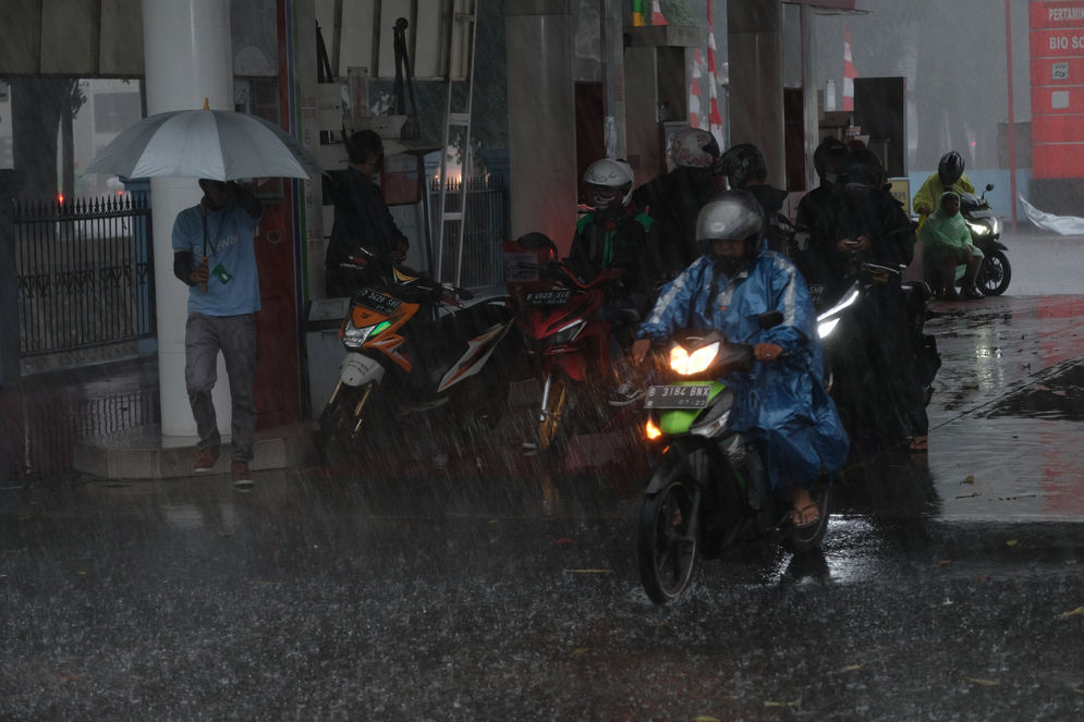Indonesia Dilanda Cuaca Ekstrem, BMKG Minta Masyarakat Waspada
