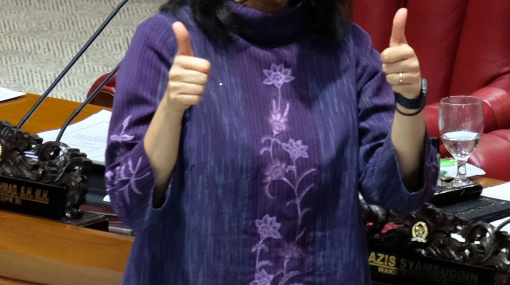 <p>Menteri Keuangan Sri Mulyani usai menyerahkan pandangan pemerintah terhadap pandangan fraksi terkait RAPBN 2020-2021 kepada Wakil Ketua DPR Azis Syamsuddin dan Rachmat Gobel, di Komplek Parlemen, Senayan, Jakarta, Selasa, 25 Agustus 2020. Agenda rapat paripurna adalah tanggapan pemerintah terhadap pandangan fraksi atas RUU tentang Pertanggungjawaban atas Pelaksanaan APBN TA 2019 dan juga pandangan umum fraksi-fraksi atas RUU tentang APBN TA 2021 beserta nota keuangannya. Foto: Ismail Pohan/TrenAsia</p>
