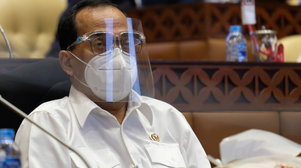 <p>Menteri Perhubungan Budi Karya Sumadi menghadiri rapat kerja