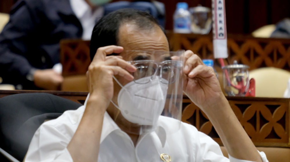 <p>Menteri Perhubungan Budi Karya Sumadi menghadiri rapat kerja dengan Komisi V DPR di Kompleks Parlemen Senayan,  Jakarta,  Senin, 31 Agustus 2020. Rapat tersebut membahas laporan keuangan pemerintah pusat APBN TA. 2019 dan realisasi APBN TA. 2020 sampai dengan Bulan Agustus 2020. Foto: Ismail Pohan/TrenAsia</p>
