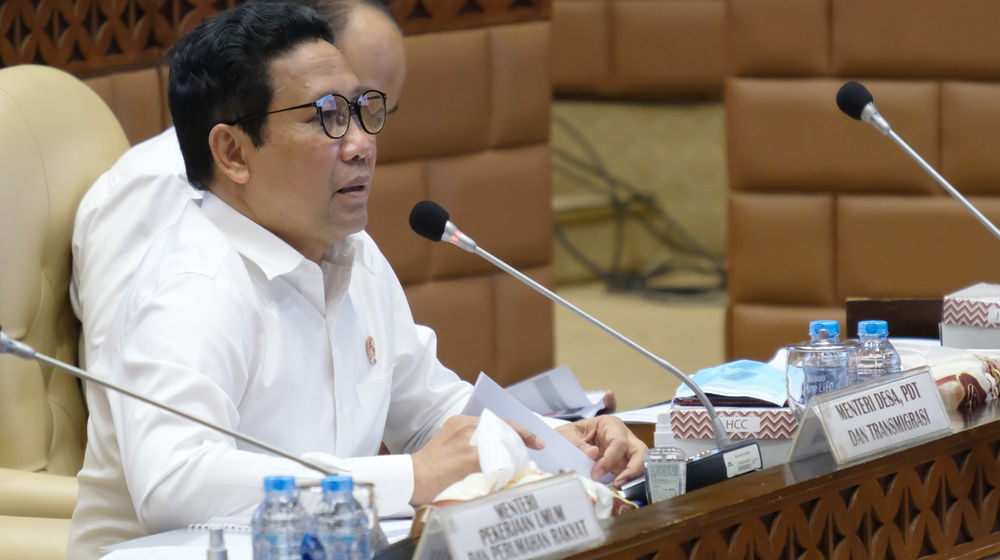 <p>Menteri Desa PDTT dan Transmigrasi Abdul Halim Iskandar menghadiri rapat kerja dengan Komisi V DPR di Kompleks Parlemen Senayan,  Jakarta,  Senin, 31 Agustus 2020. Rapat tersebut membahas laporan keuangan pemerintah pusat APBN TA. 2019 dan realisasi APBN TA. 2020 sampai dengan Bulan Agustus 2020. Foto: Ismail Pohan/TrenAsia</p>
