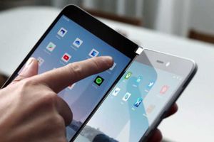 <p>Ponsel Surface Duo /Microsoft</p>
