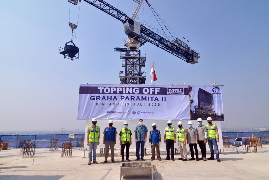 <p>Penutupan Atap (Topping off) proyek Graha Paramita II Project, Bintaro dari emiten konstruksi PT Total Bangun Persada Tbk (TOTL) / Totalbp.com </p>
