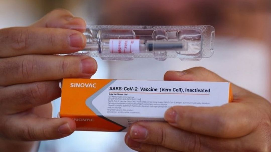 <p>Vaksin COVID-19 produksi Sinovac Biothech China. / Bbc.com</p>
