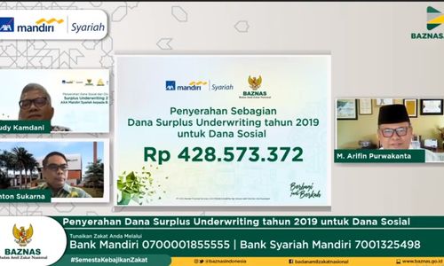 <p>Direktur Kepatuhan PT AXA Mandiri Financial Services (AXA Mandiri) Rudy Kamdani (kiri atas) melakukan penyerahan sebagian dana surplus underwriting 2019 secara simbolis kepada Direktur Utama Badan Amil Zakat Nasional (BAZNAS) M. Arifin Purwakananta (kanan) dan Laznas BSM yang diwakili Director of Sales &amp; Distribution PT Bank Syariah Mandiri (BSM) Anton Sukarna (kiri bawah) pada konferensi virtual yang dilaksanakan Rabu (26/8). / Dok. AXA Mandiri</p>
