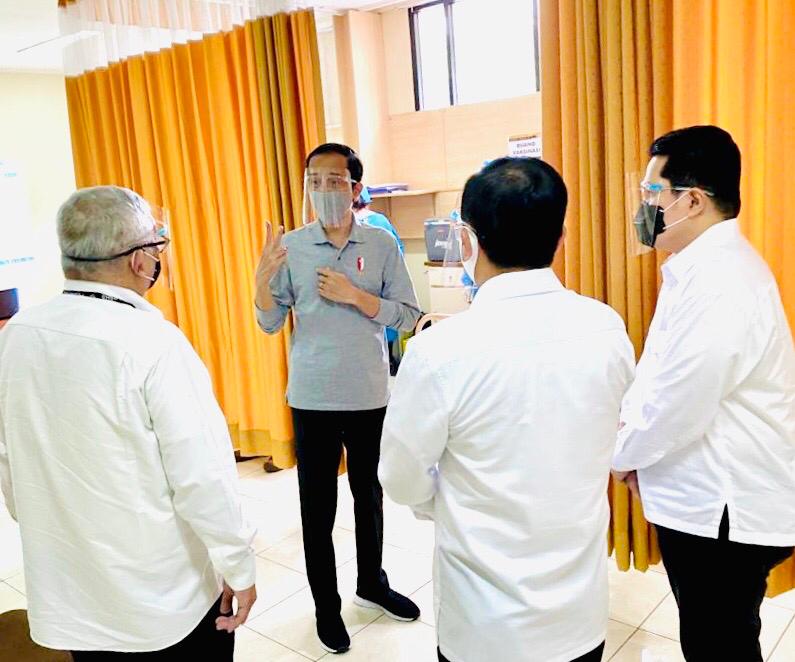 <p>Presiden Joko Widodo meninjau pelaksanaan Uji Klinis Tahap III Vaksin COVID- 19. / Setneg</p>
