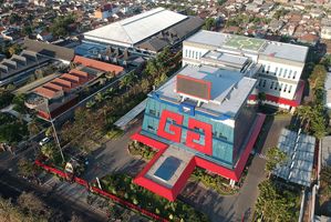 <p>Kantor Pusat PT Gudang Garam Tbk (dok.wikipedia)</p>
