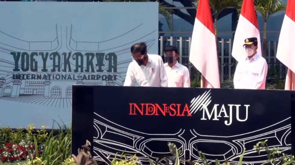 <p>Presiden Joko Widodo saat meresmikan Yogyakarta International Airport (YIA) /Foto: YouTube</p>

